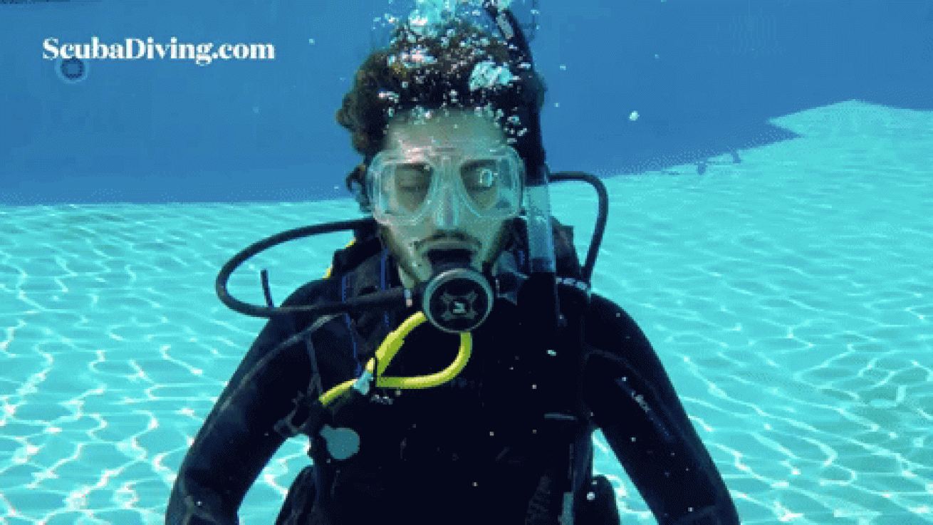 Scuba diving hand signals bow of the ship
