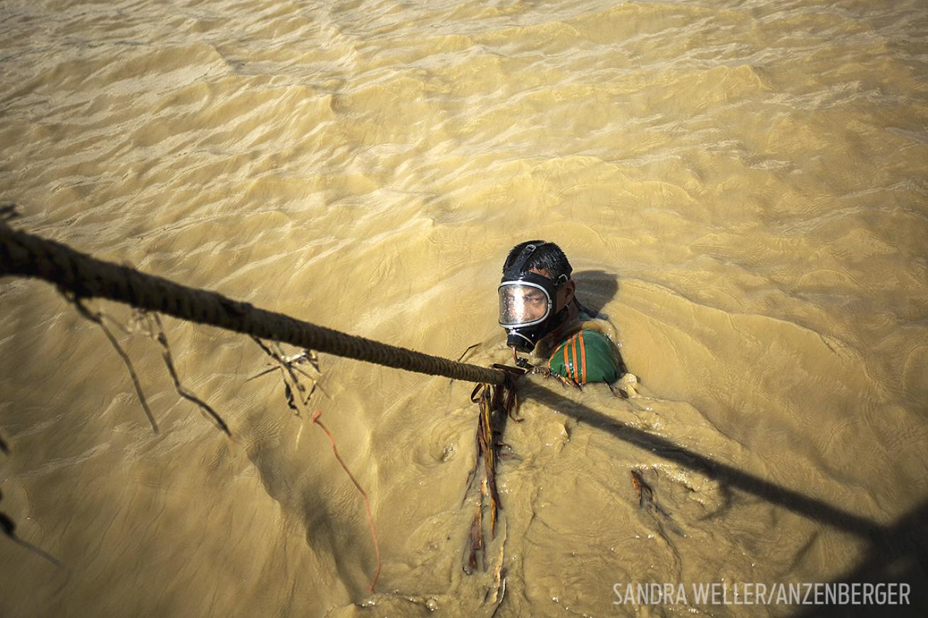 myanmar salvage scuba divers