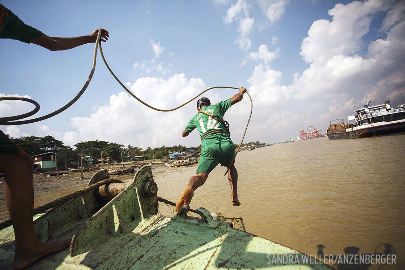 myanmar salvage scuba divers