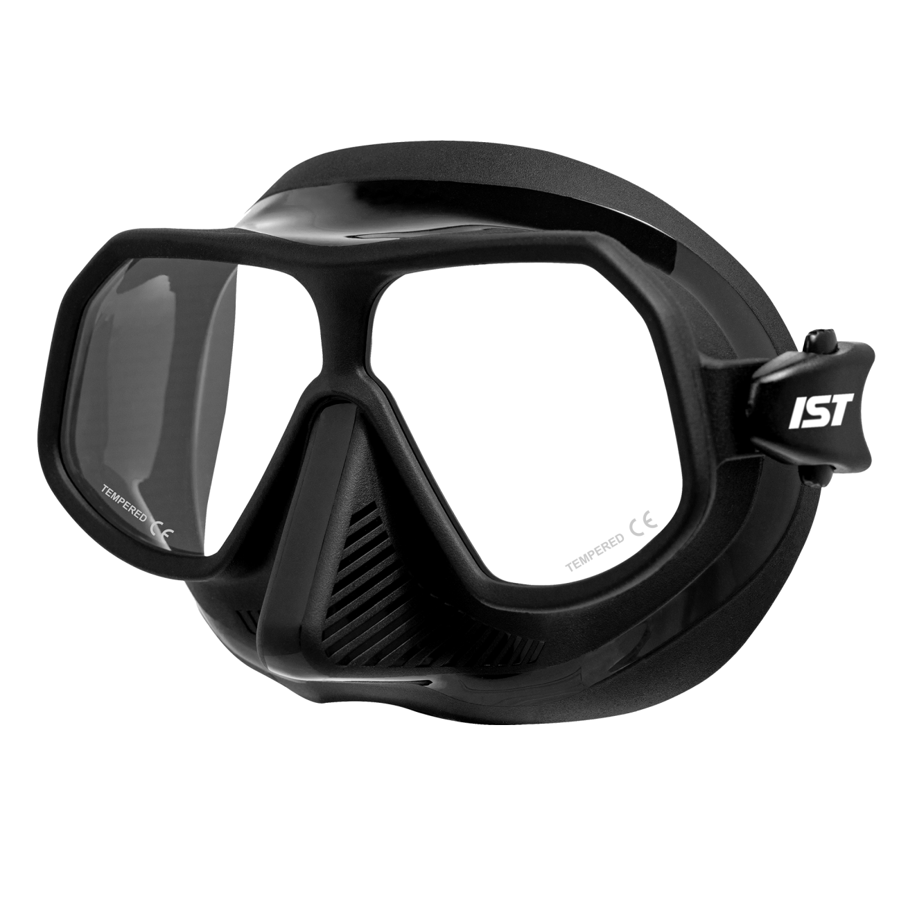 Low-profile, anti-fog mask suitable for scuba and freediving