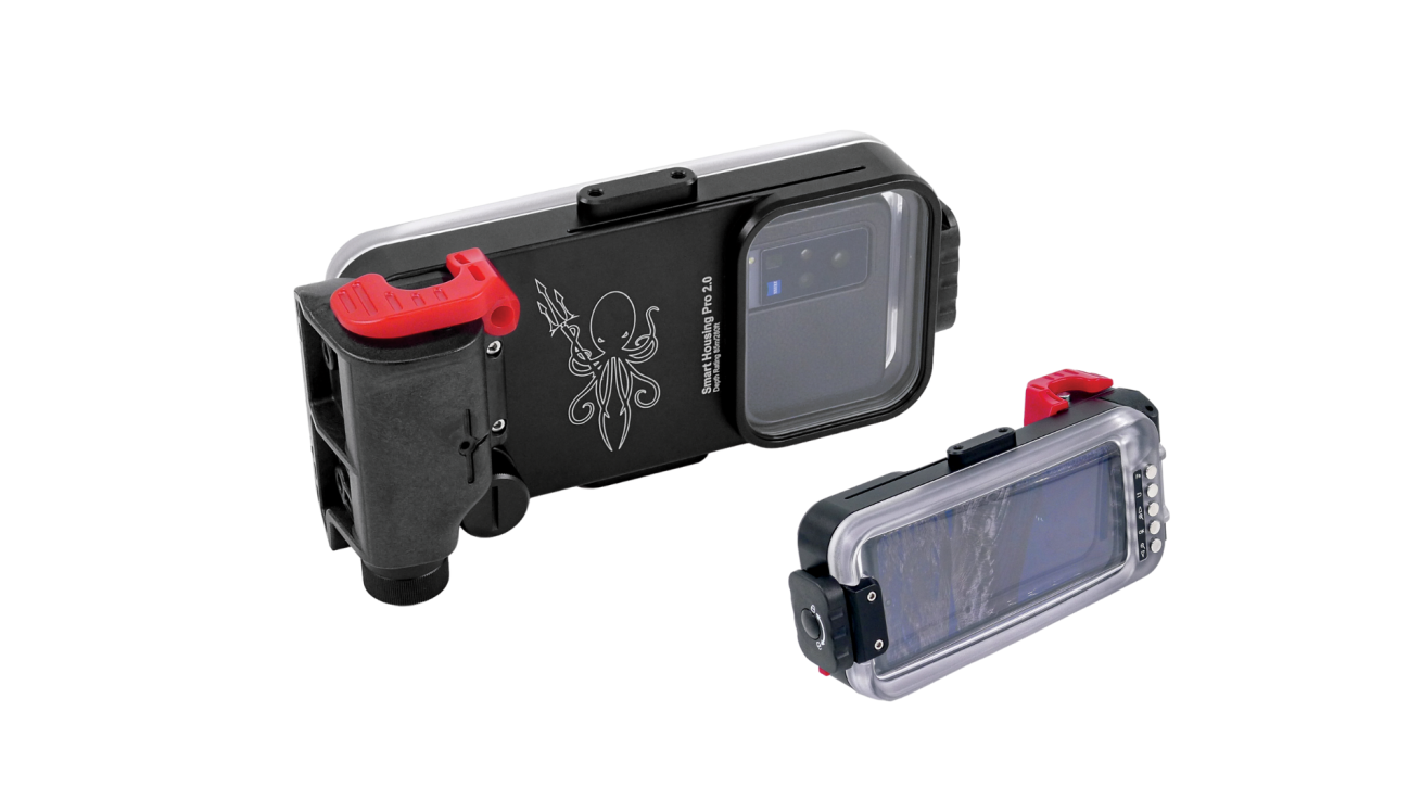 Hidden battery in grip charges cellphone while in the housing