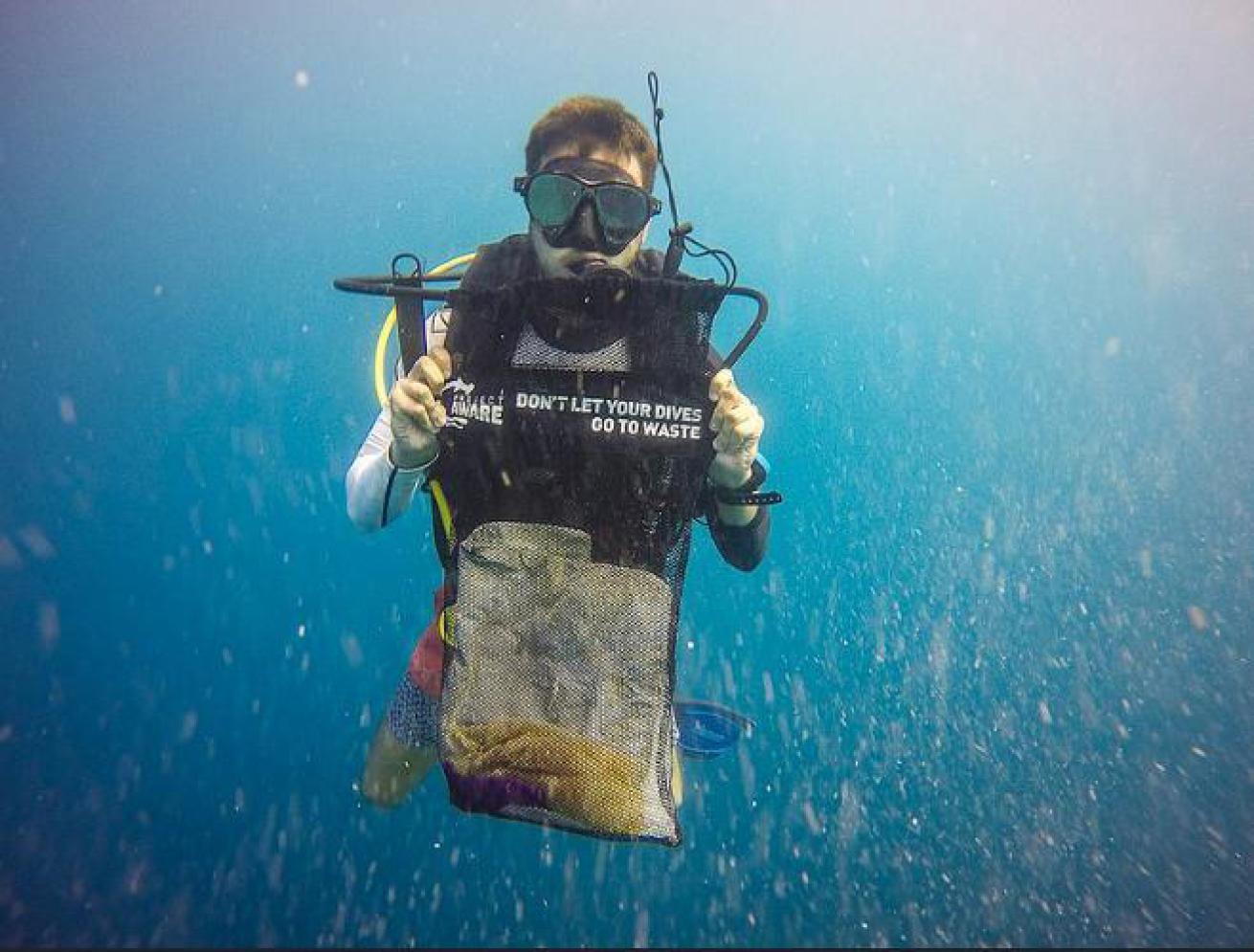 Diver with mesh bag
