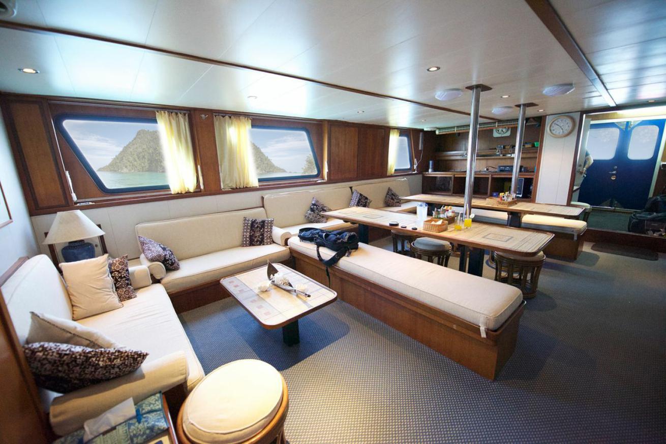 RAJA AMPAT AGGRESSOR SALON
