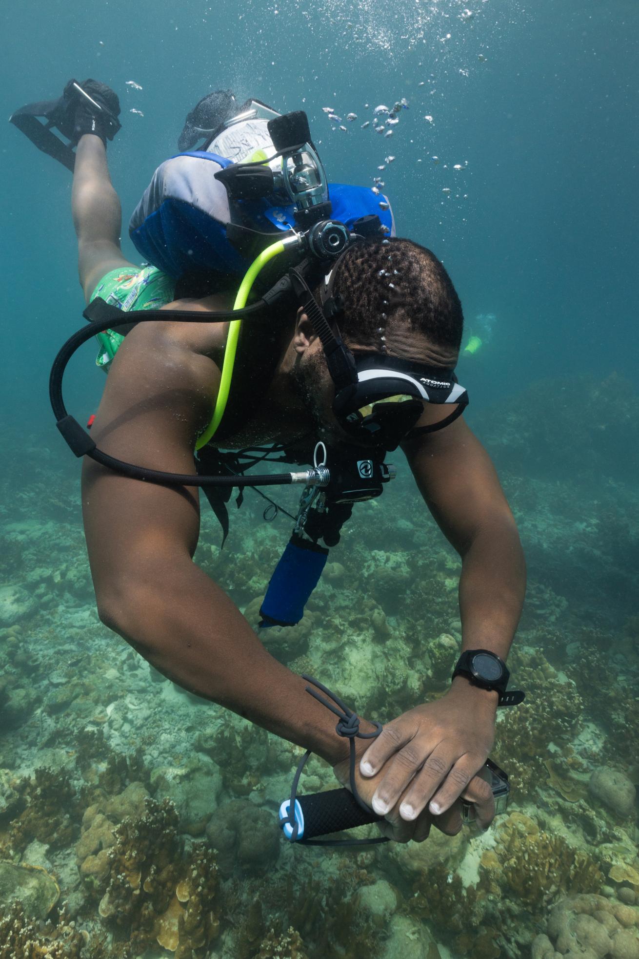 Jonas, one of Candice's dive buddies, wearing his backup Tern after losing his own Perdix off the side of the boat.