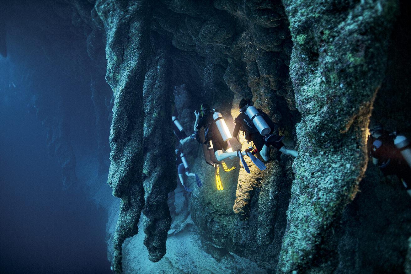 Formations at the Great Blue Hole.