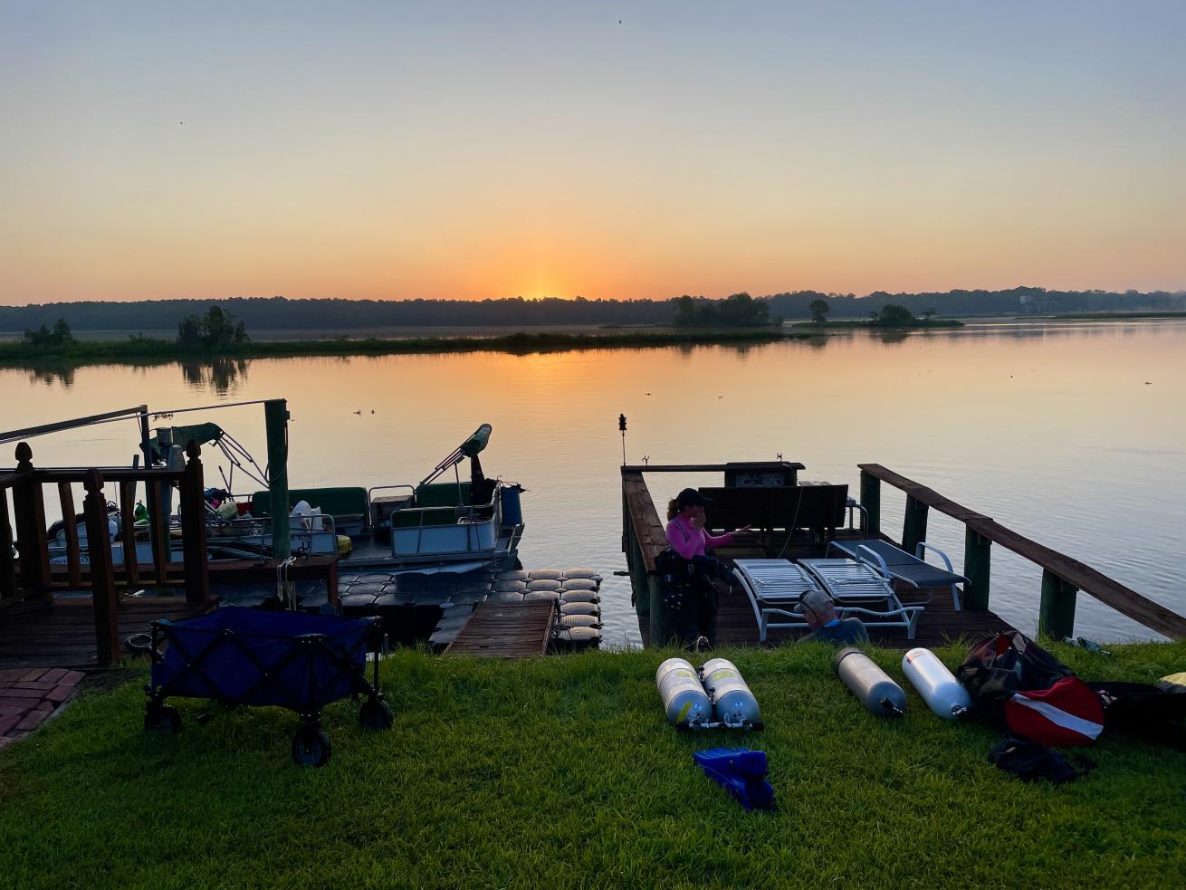 Sunrise over the Cooper River in Pimlico, SC as divers get ready to head out.