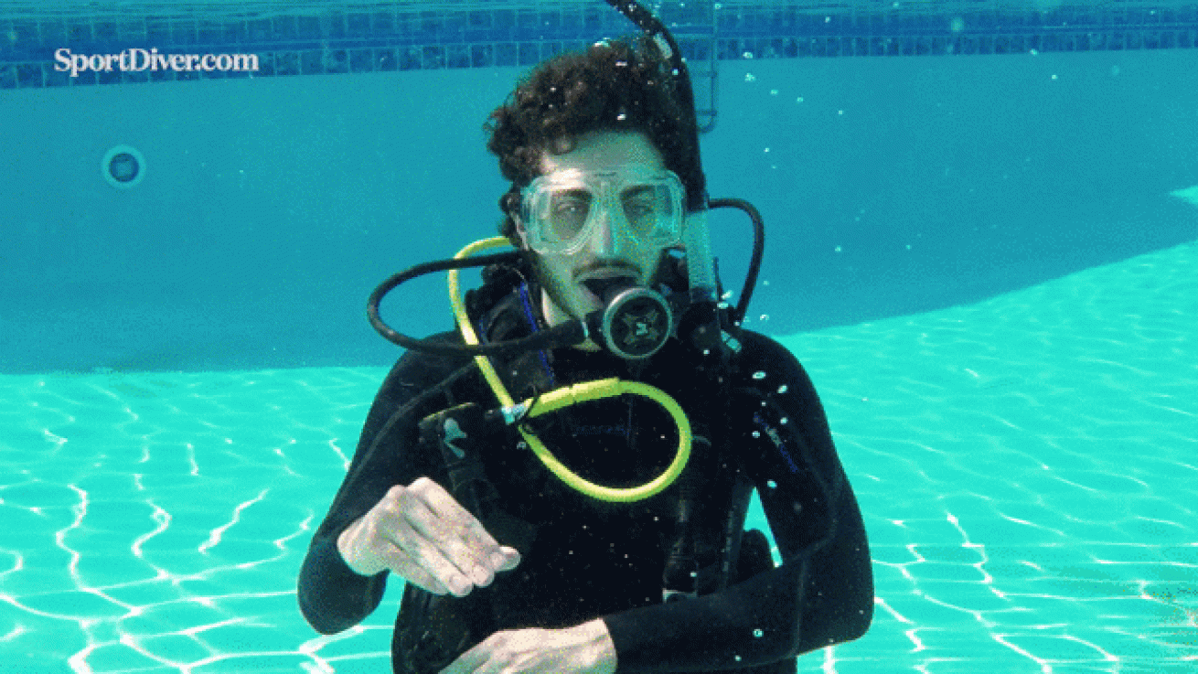 Moray Eel hand signal