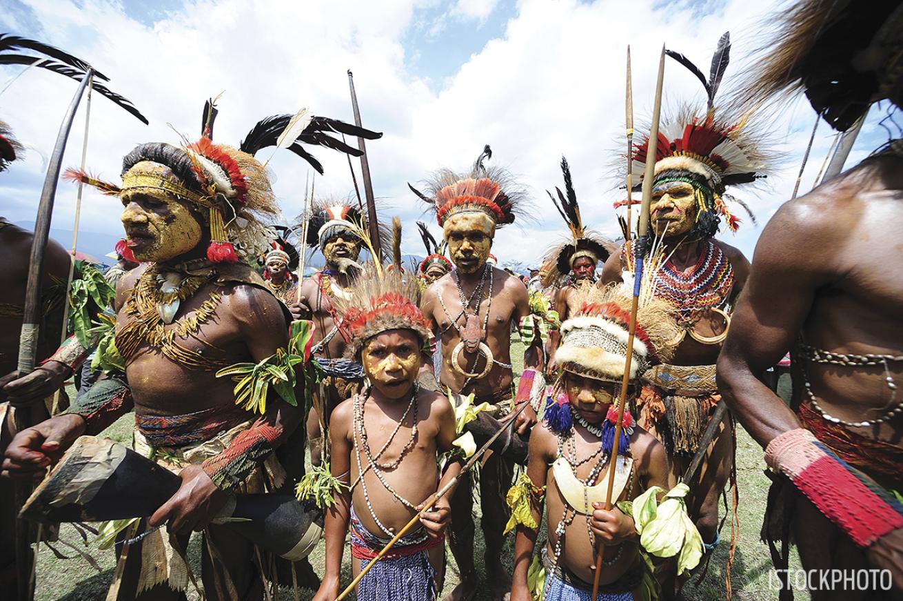 Papua New Guinea villagers 